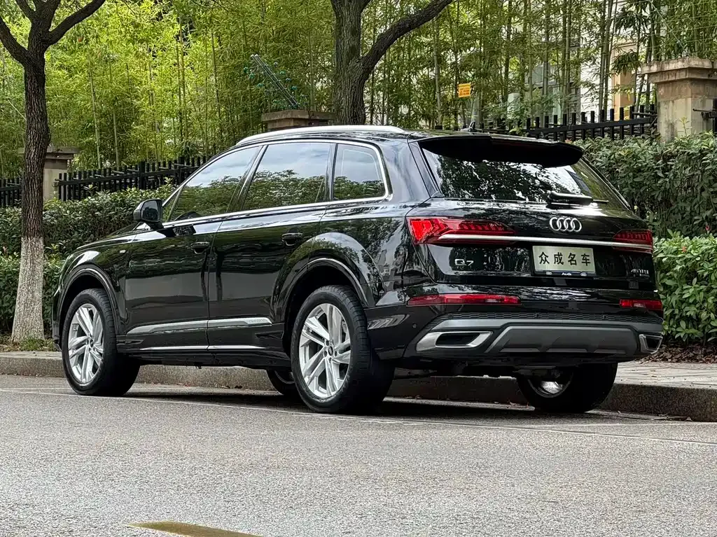 Audi Q7 2023 из CN, фото 5