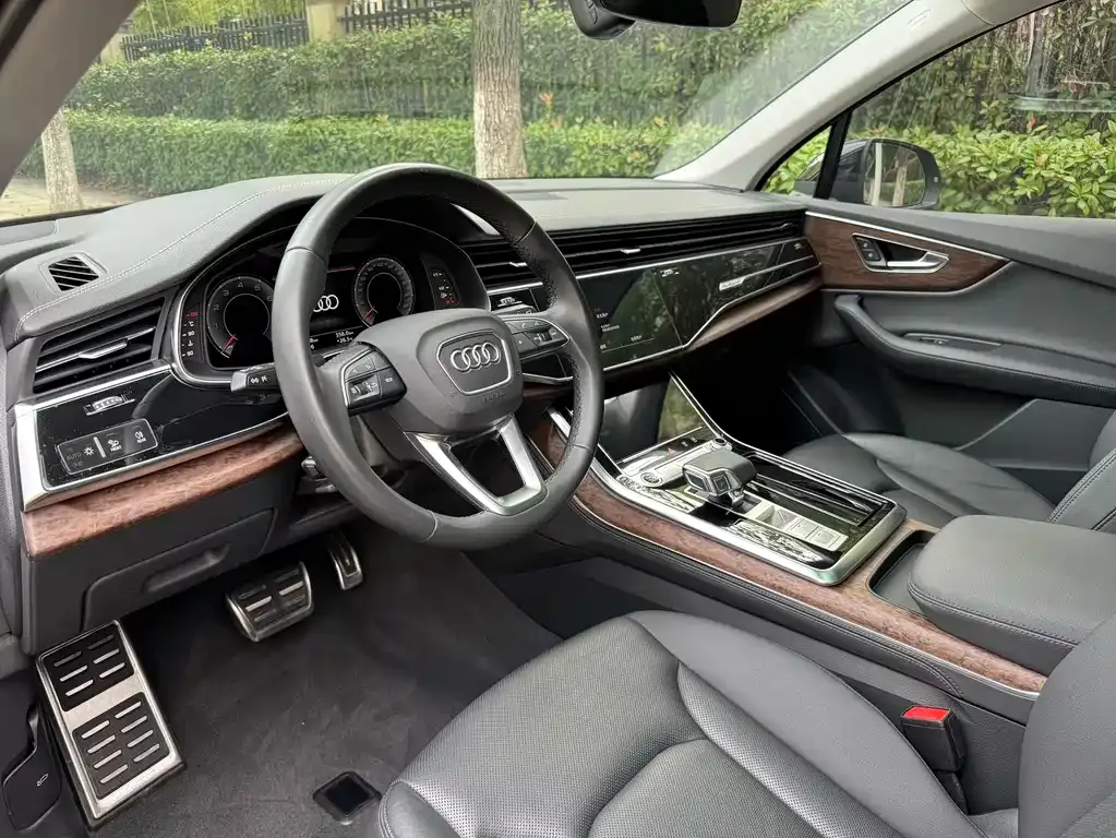 Audi Q7 2023 из CN, фото 6