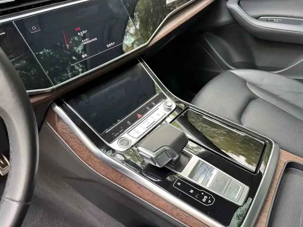 Audi Q7 2023 из CN, фото 7