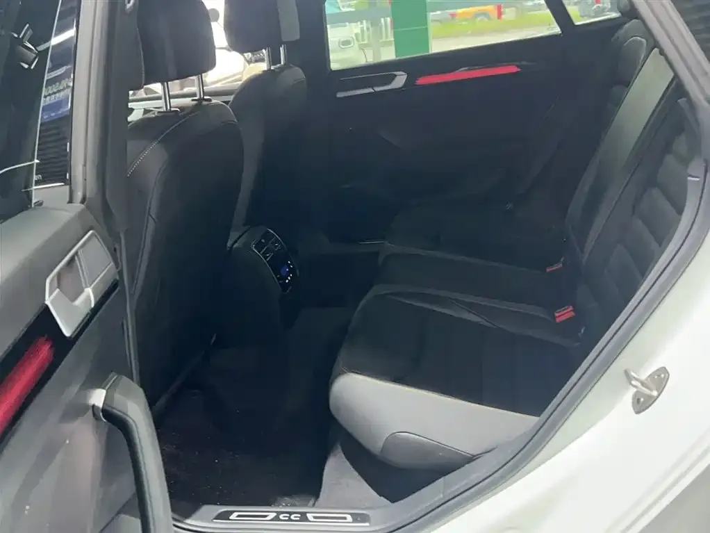 Volkswagen CC 2025 из CN, фото 10