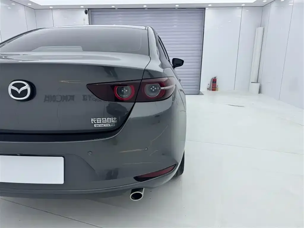 Mazda 3 Axela — фото 10