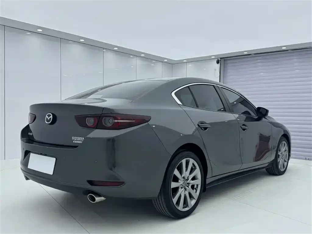 Mazda 3 Axela — фото 4