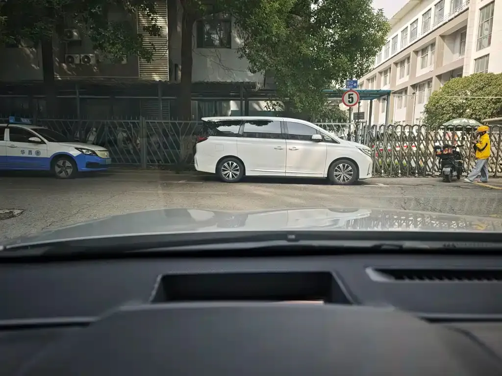 Toyota Avalon 2022 из CN, фото 10