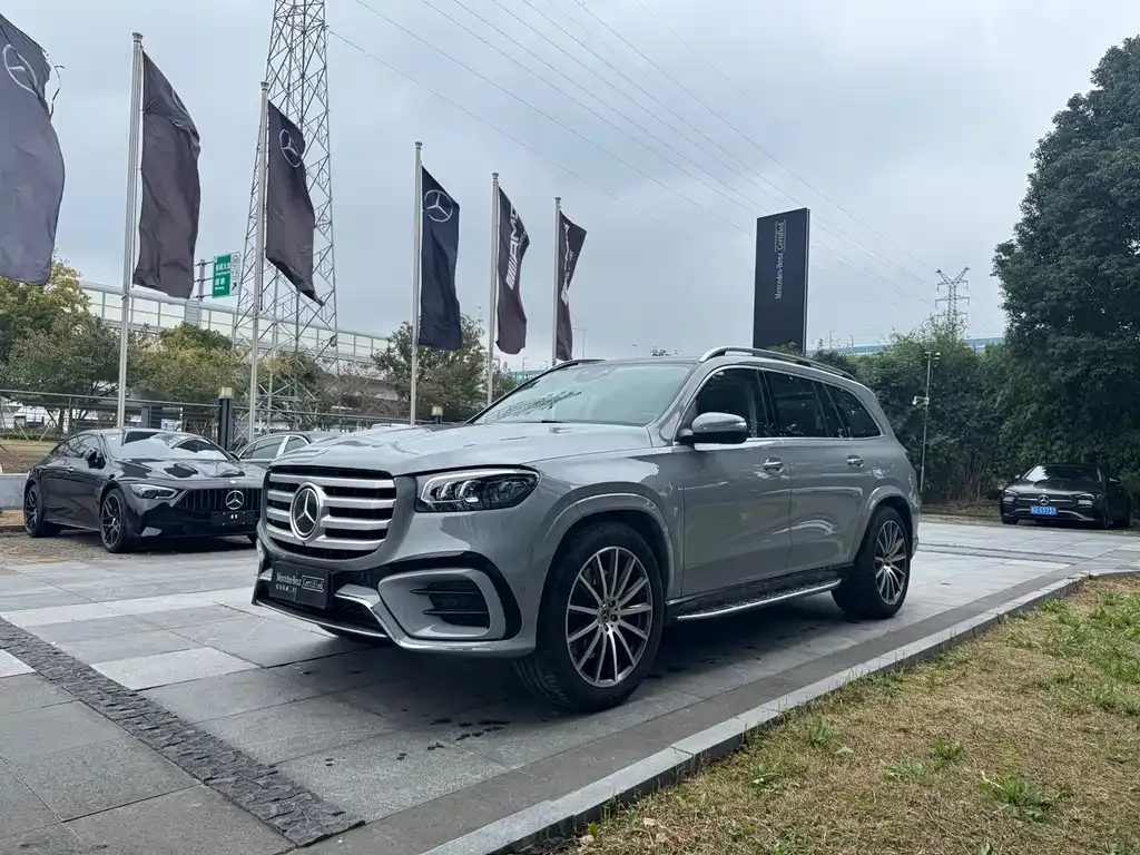 Mercedes-Benz GLS — фото 1