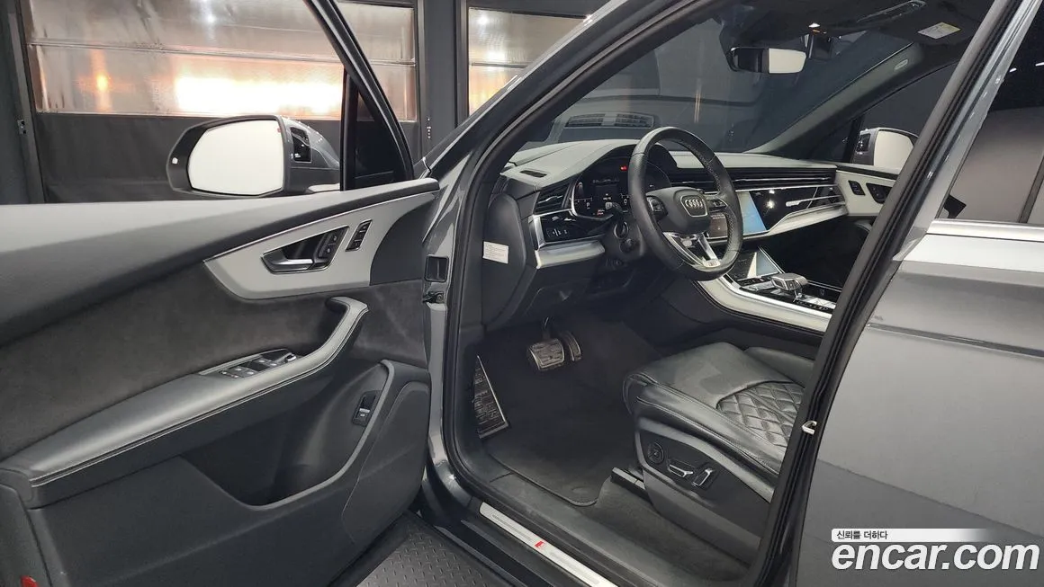 Audi Q7 2021 из KR, фото 10