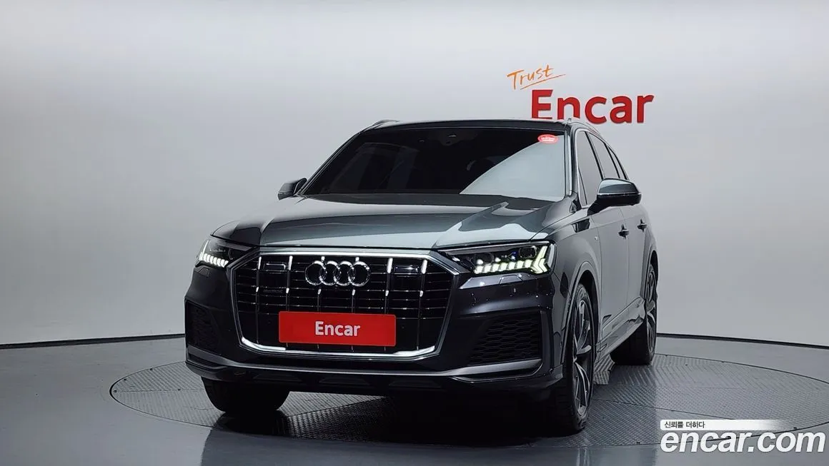 Audi Q7 2021 из KR, фото 3