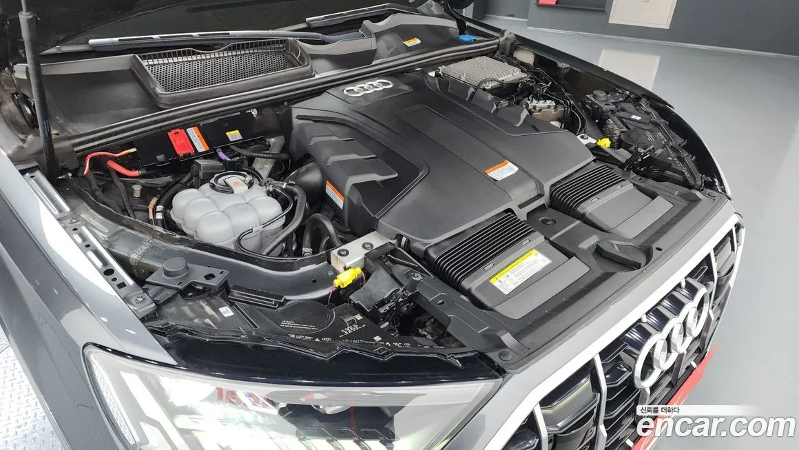 Audi Q7 2021 из KR, фото 6