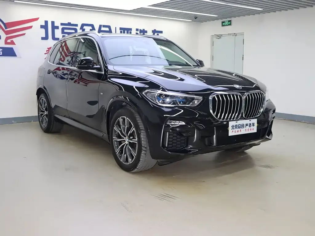 BMW X5 (Import) — фото 2