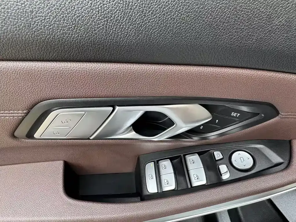 BMW 3 Series 2021 из CN, фото 10