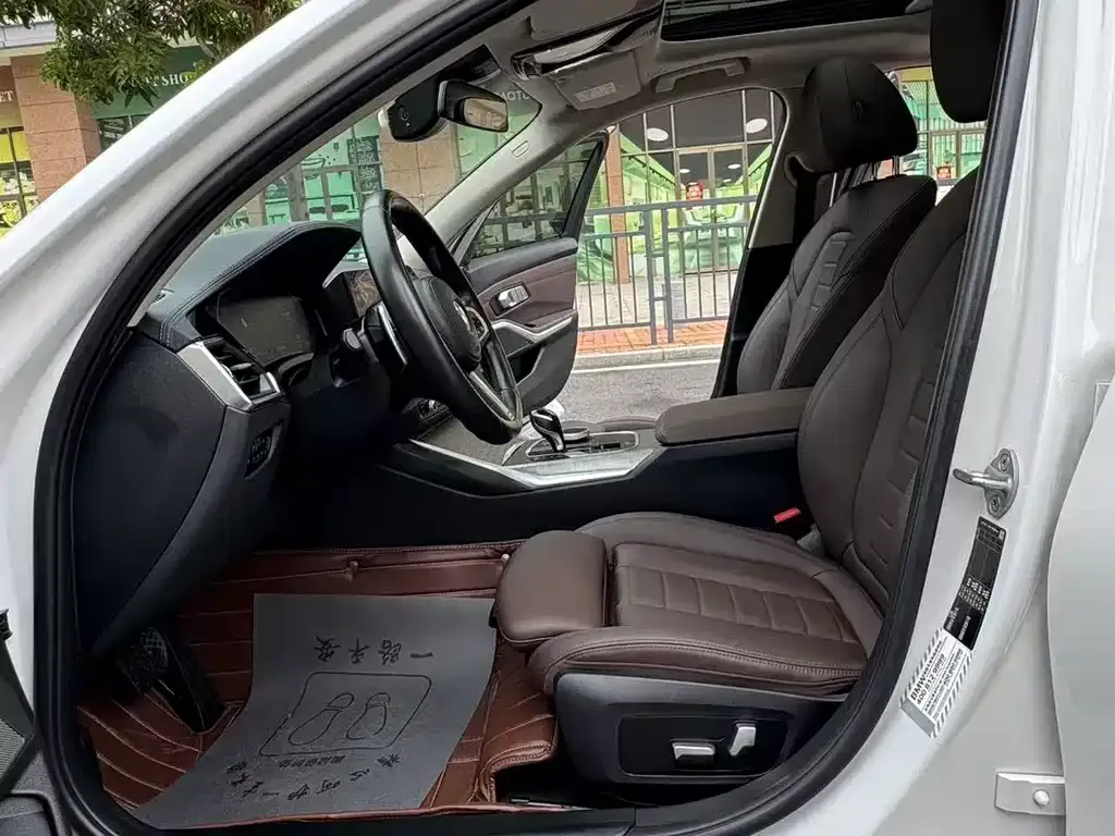 BMW 3 Series 2021 из CN, фото 9
