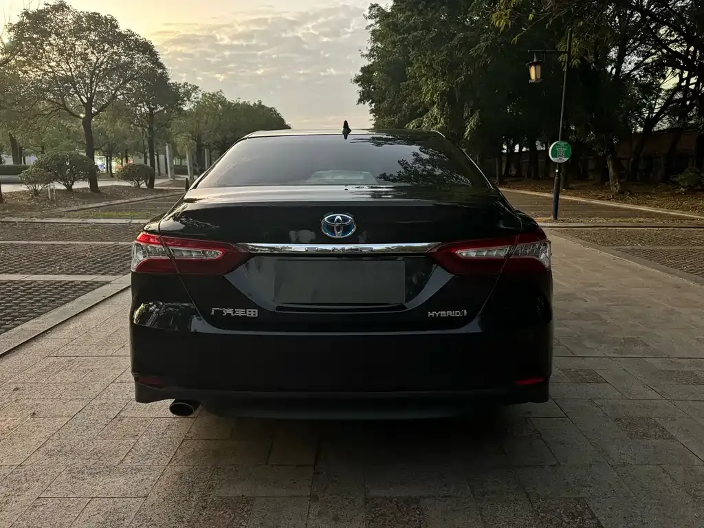 Toyota Camry — фото 6
