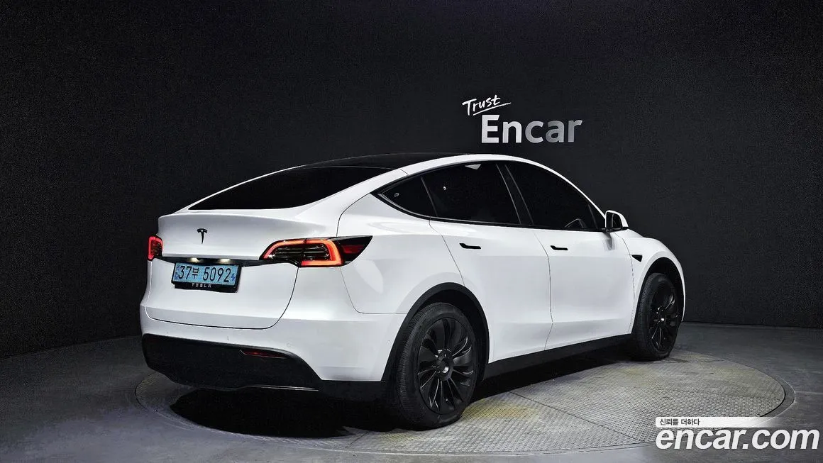 Tesla Model Y 2021 из KR, фото 2