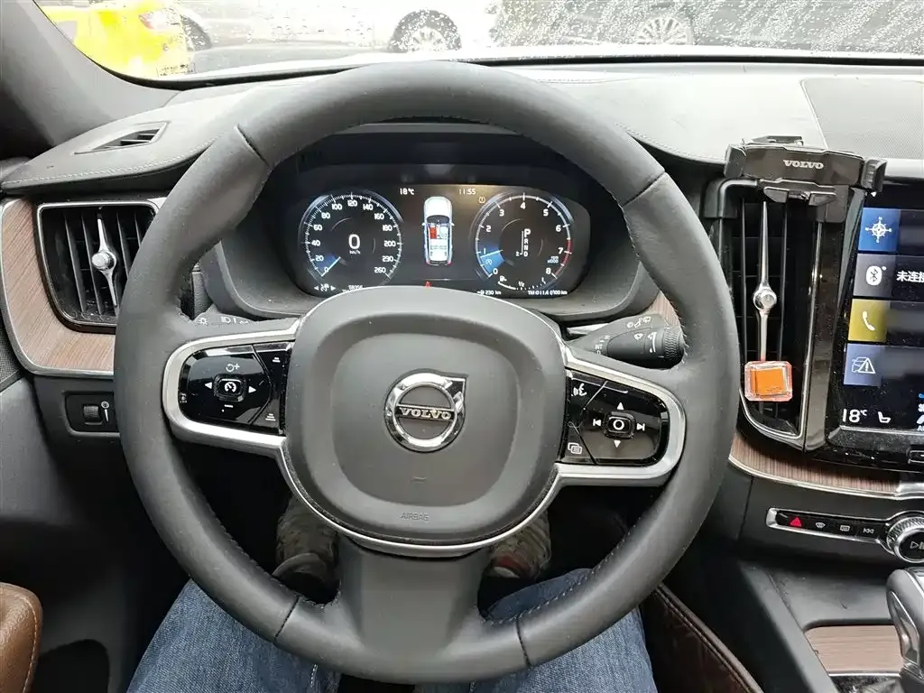 Volvo XC60 2021 из CN, фото 3