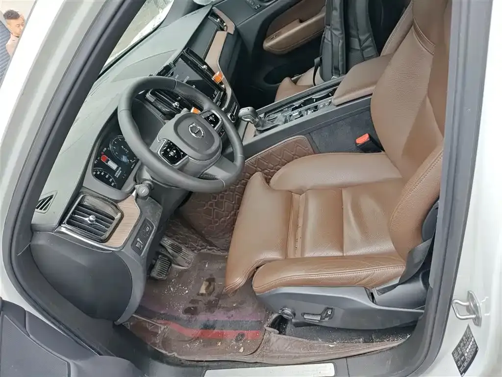 Volvo XC60 2021 из CN, фото 7