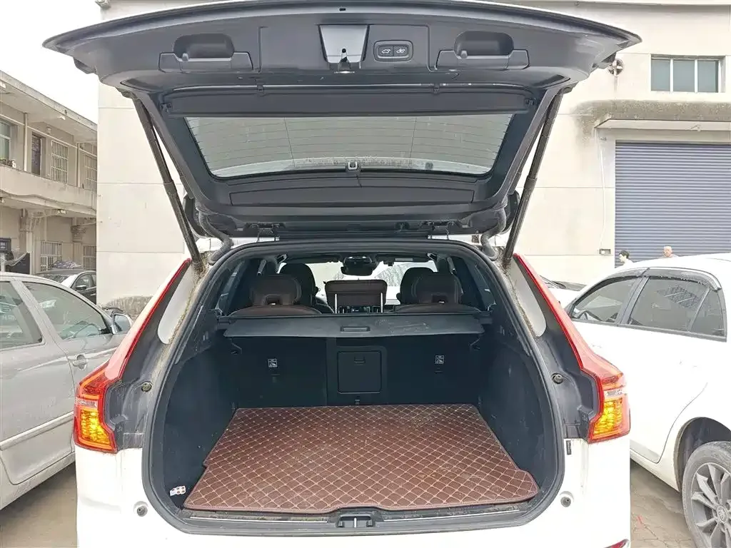 Volvo XC60 2021 из CN, фото 9