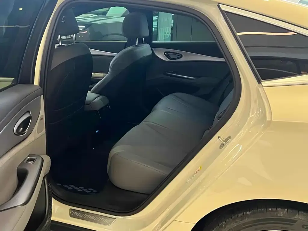 BYD Seal 07 DM-i 2025 из CN, фото 9