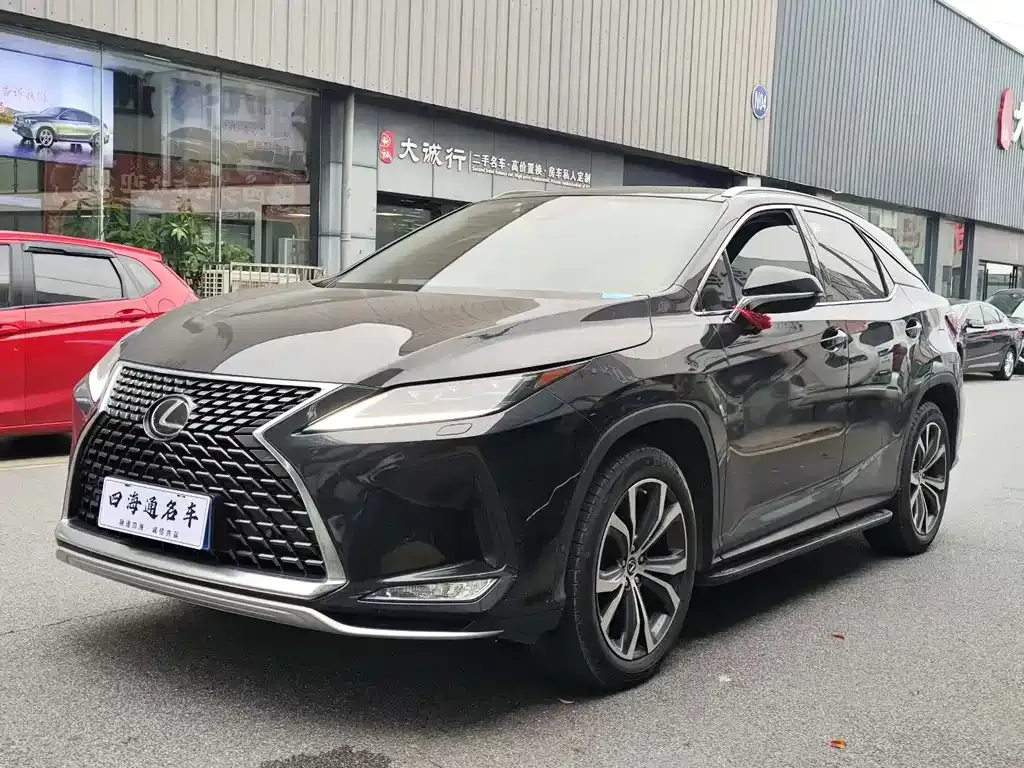 Lexus RX — фото 1