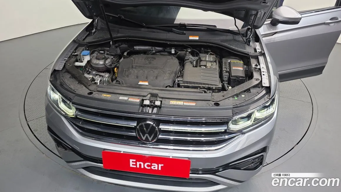 Volkswagen Tiguan — фото 6