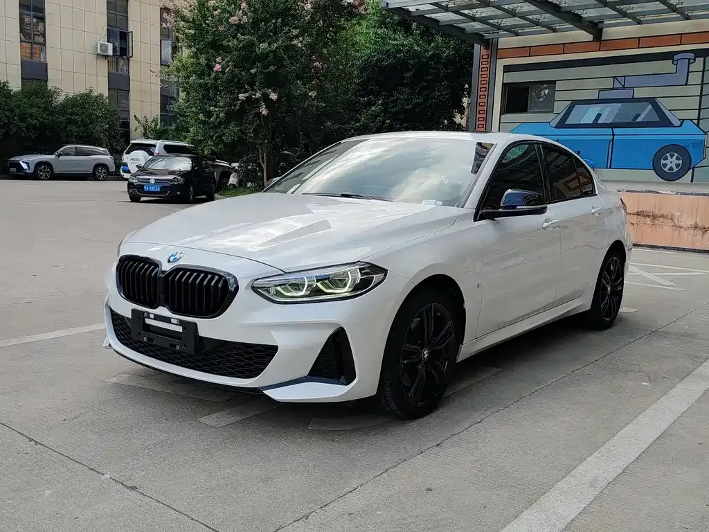 BMW 1 Series — фото 1