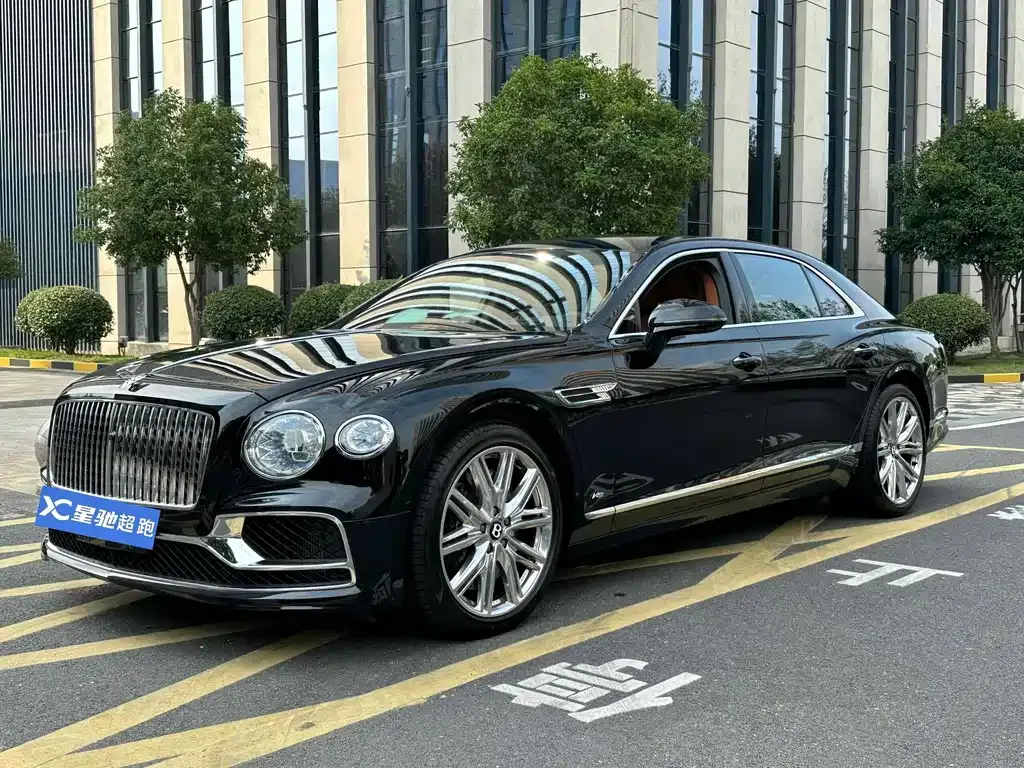 Bentley Flying Spur — фото 1