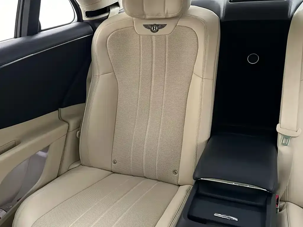 Bentley Flying Spur — фото 7