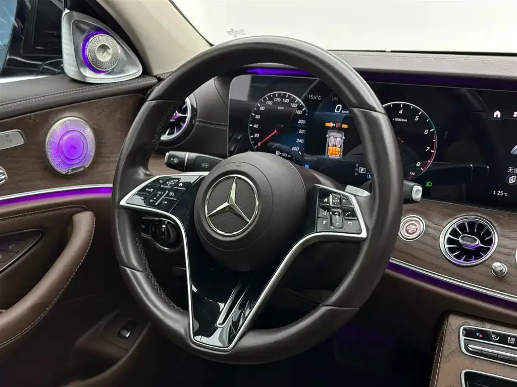 Mercedes-Benz E-Class — фото 10