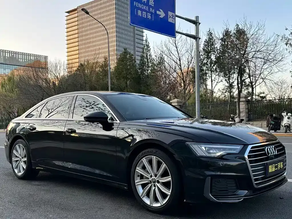 Audi A6L — фото 2