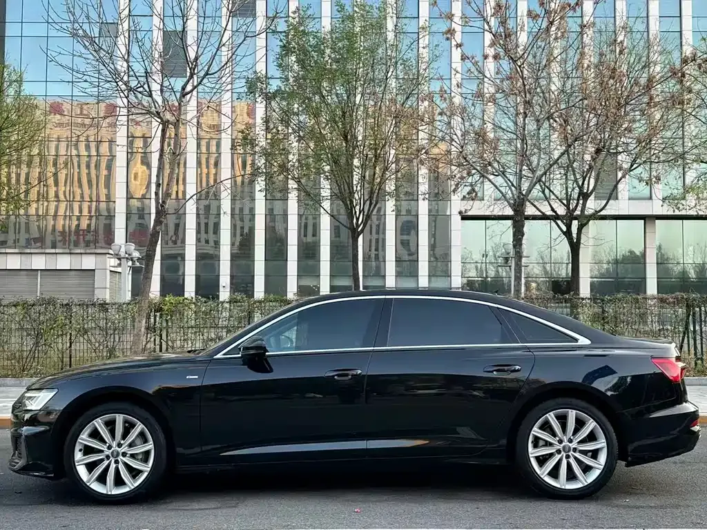 Audi A6L — фото 5