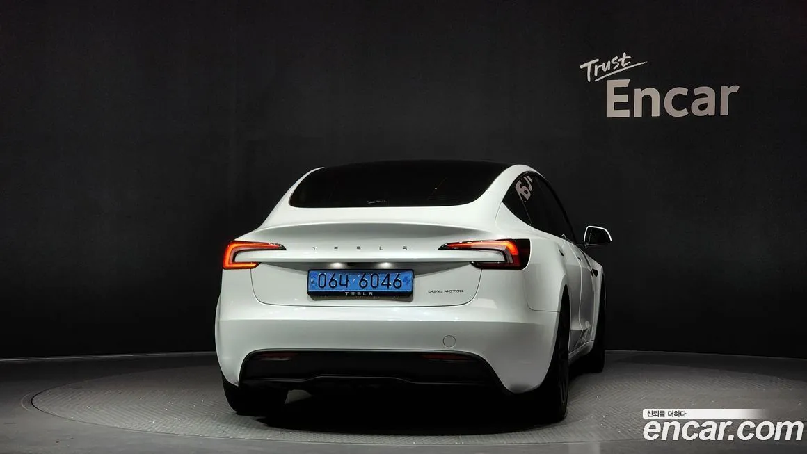 Tesla Model 3 — фото 4