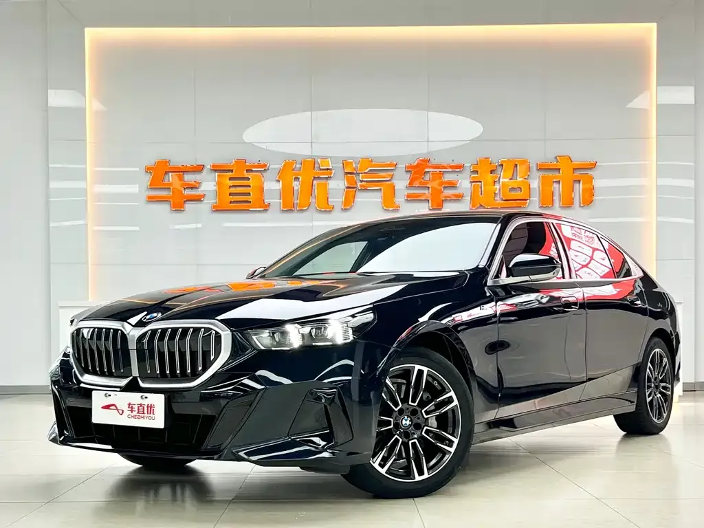 BMW 5 Series 2024 из CN, фото 1
