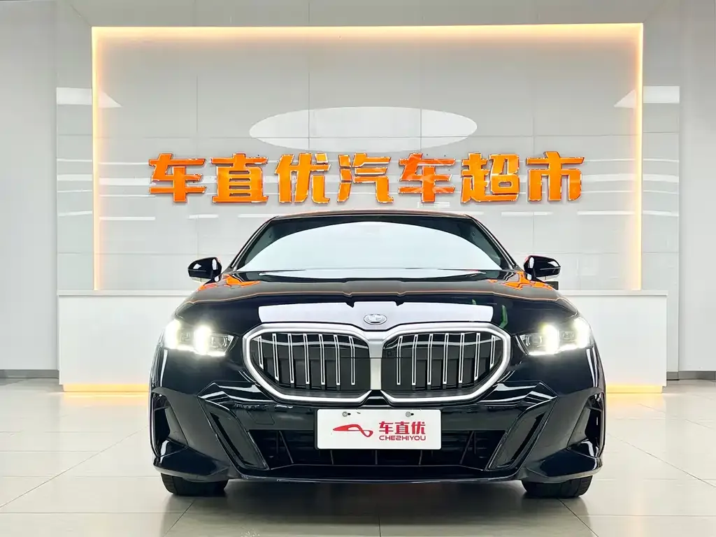 BMW 5 Series 2024 из CN, фото 3
