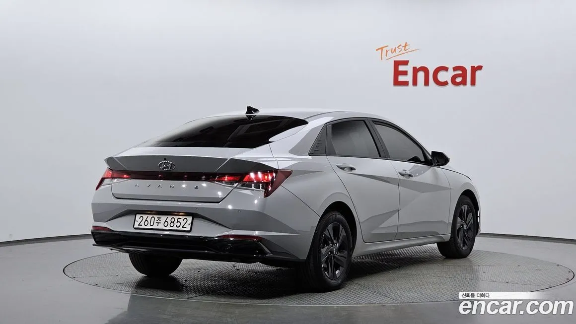 Hyundai AVANTE — фото 2