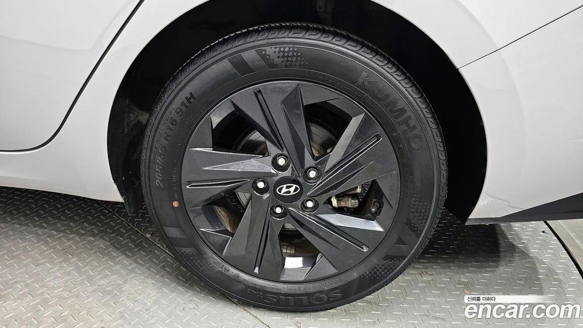 Hyundai AVANTE — фото 5