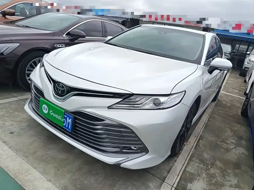 Toyota Camry — фото 2
