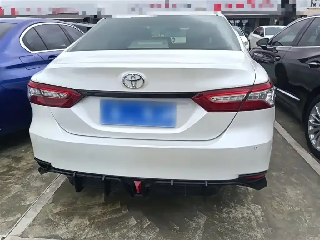Toyota Camry — фото 6