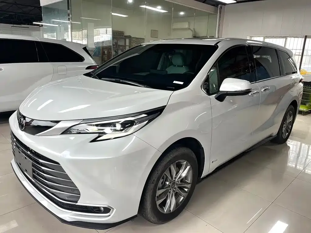 Toyota Sienna 2024 из CN, фото 1