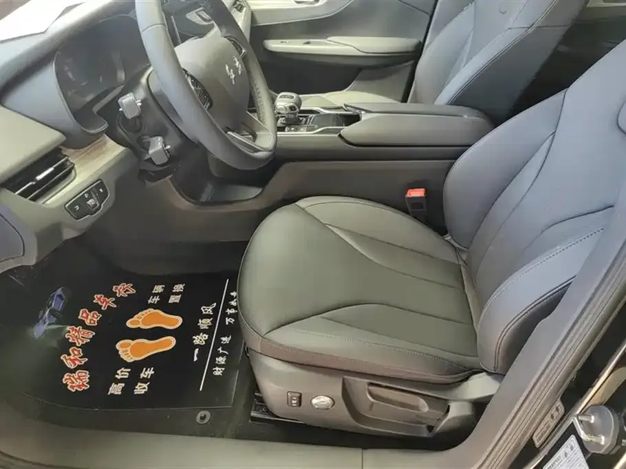 Hongqi E-QM5 2024 из CN, фото 9