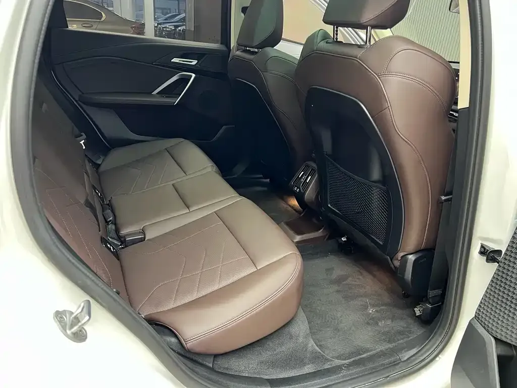BMW iX1 2024 из CN, фото 5