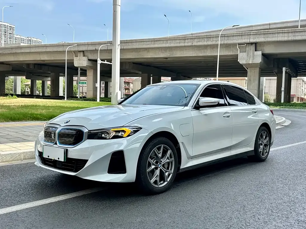 BMW i3 — фото 1