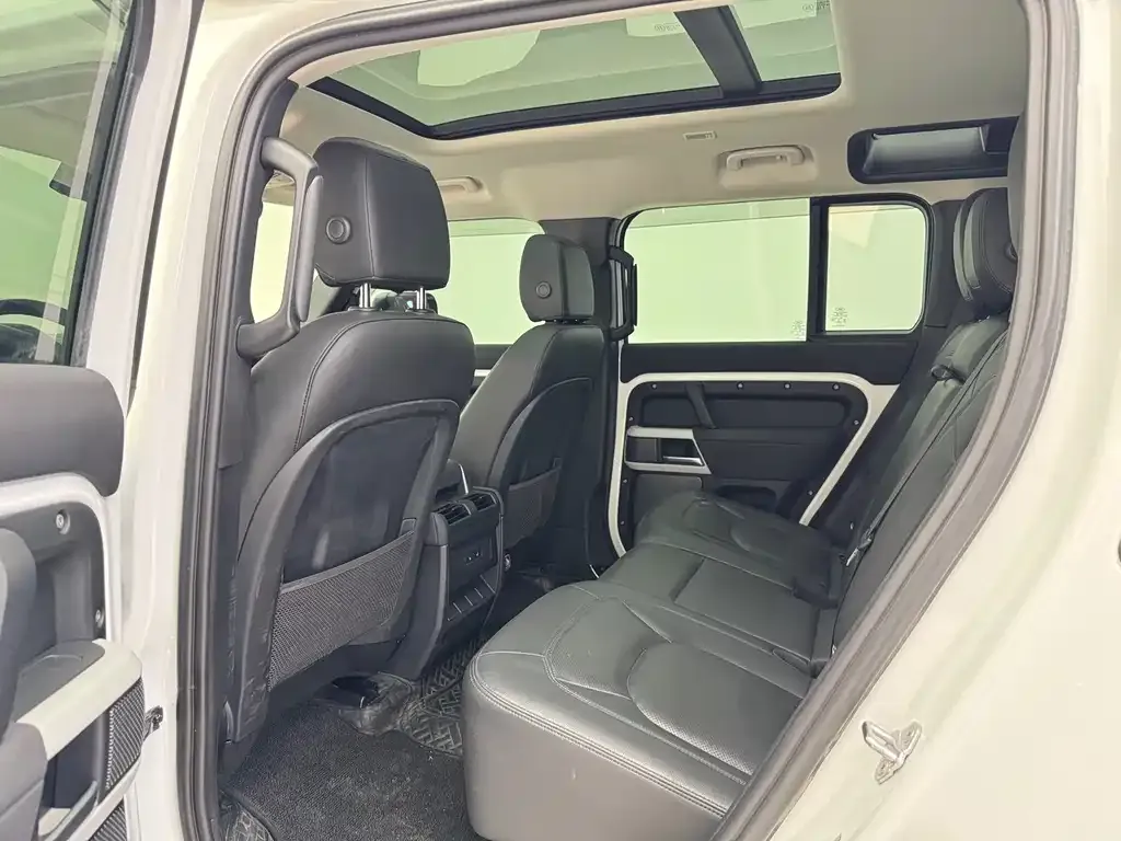 Land Rover Defender — фото 10