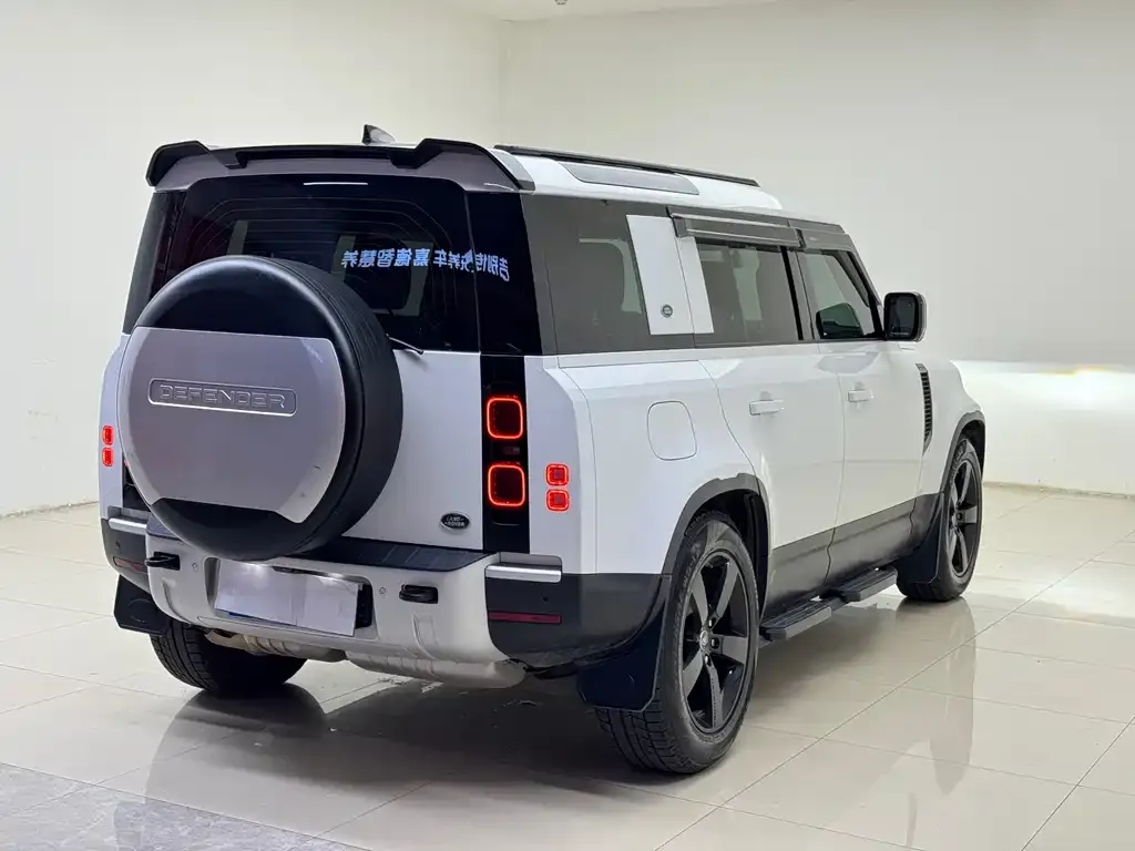 Land Rover Defender — фото 6