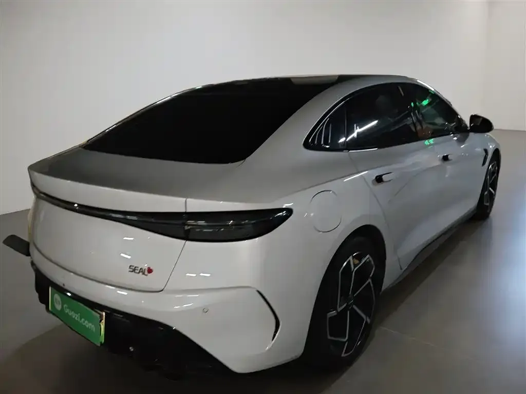 BYD Seal — фото 7