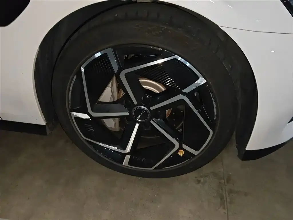 BYD Seal — фото 9