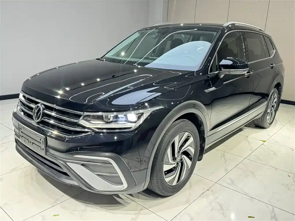 Volkswagen Tiguan L — фото 2