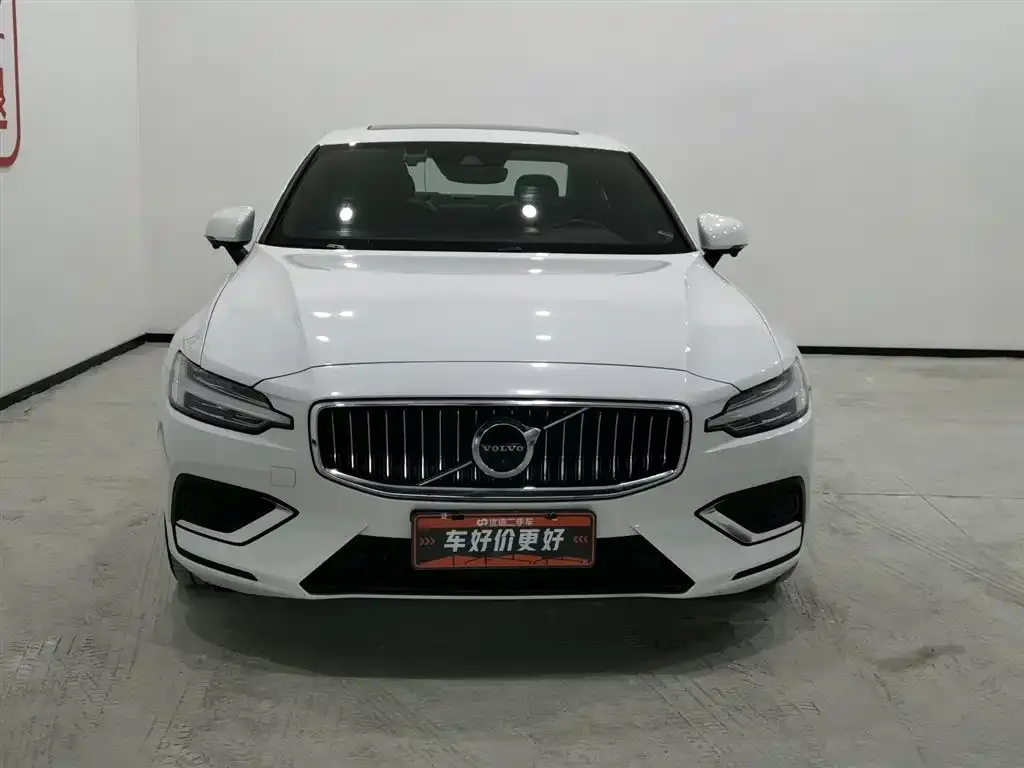 Volvo S60 2022 из CN, фото 3