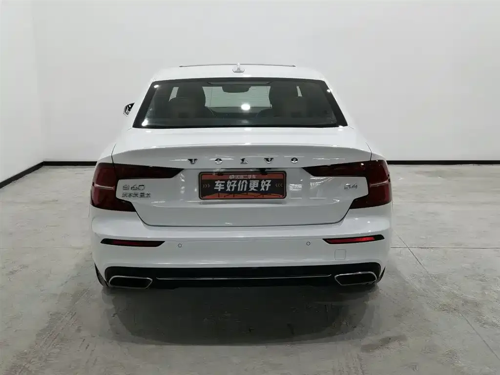 Volvo S60 2022 из CN, фото 4