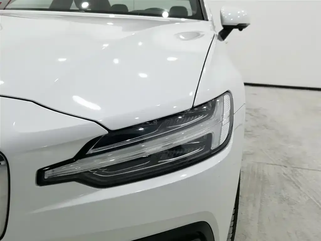 Volvo S60 2022 из CN, фото 7