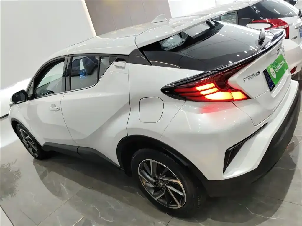 Toyota C-HR — фото 5