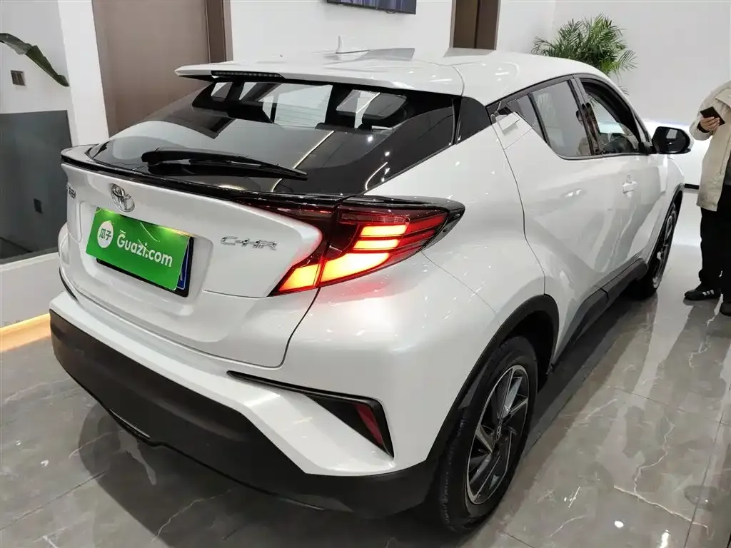 Toyota C-HR — фото 7