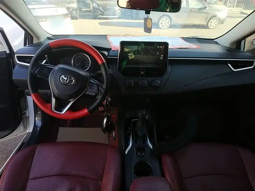 Toyota Corolla — фото 10